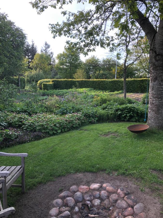 Fly B&B Skive Bagian luar foto