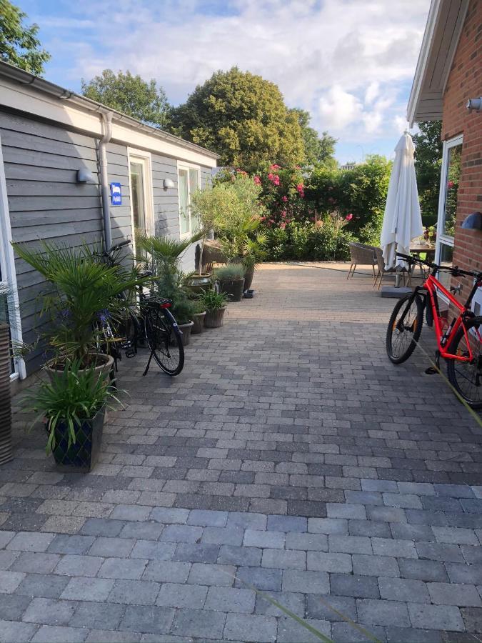 Fly B&B Skive Bagian luar foto